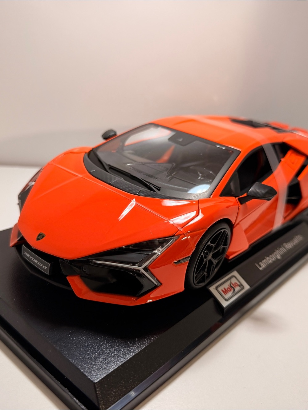Maisto 1:18 Lamborghini Revuelto – Scale Diecast Model